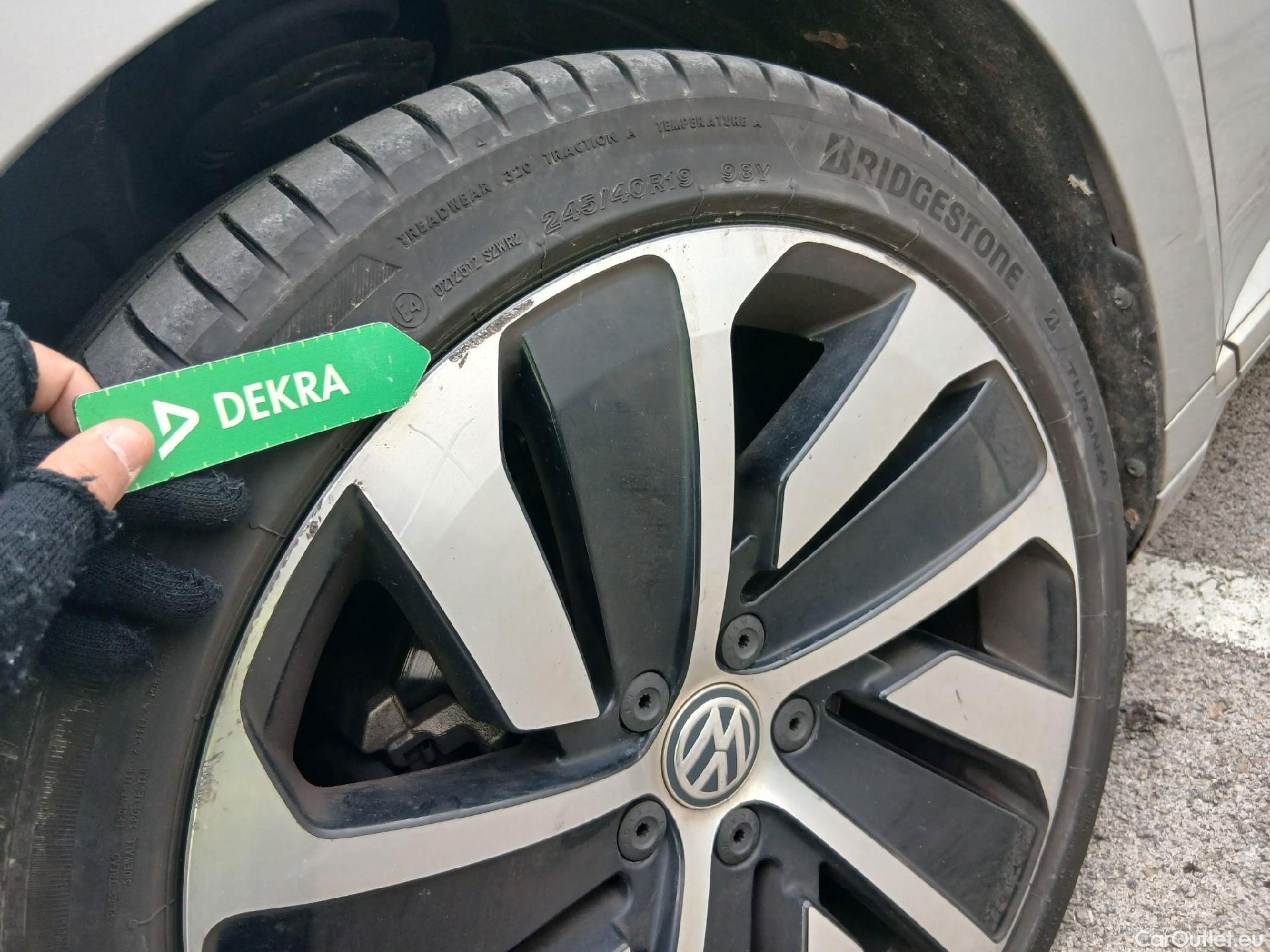  Volkswagen  Arteon VOLKSWAGEN  / 2017 / 5P / berlina con portón R-Line 2.0 TDI 110kW (150CV) DSG #9