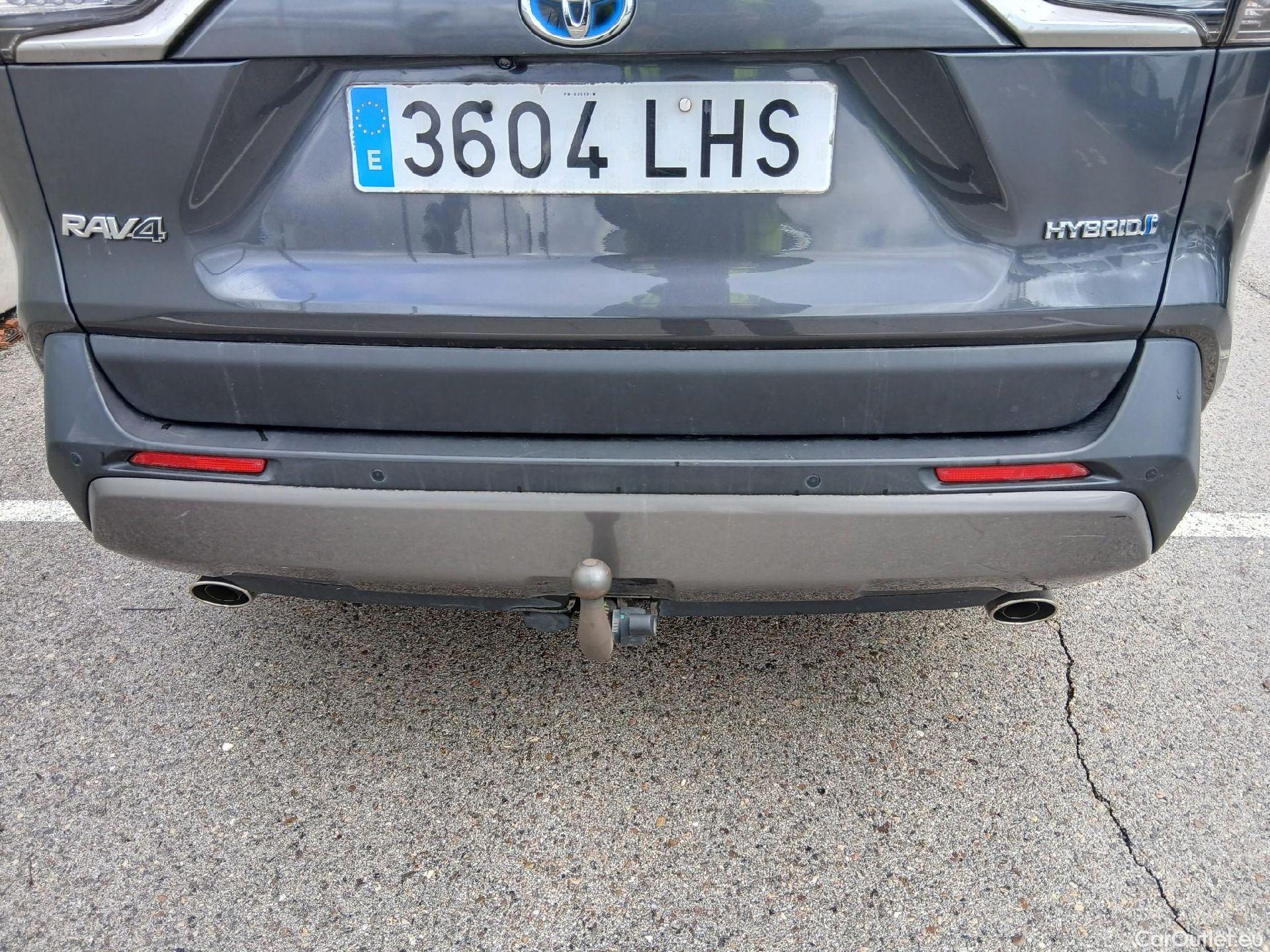  Toyota  RAV4 TOYOTA  / 2018 / 5P / todoterreno 2.5l 220H Advance #26