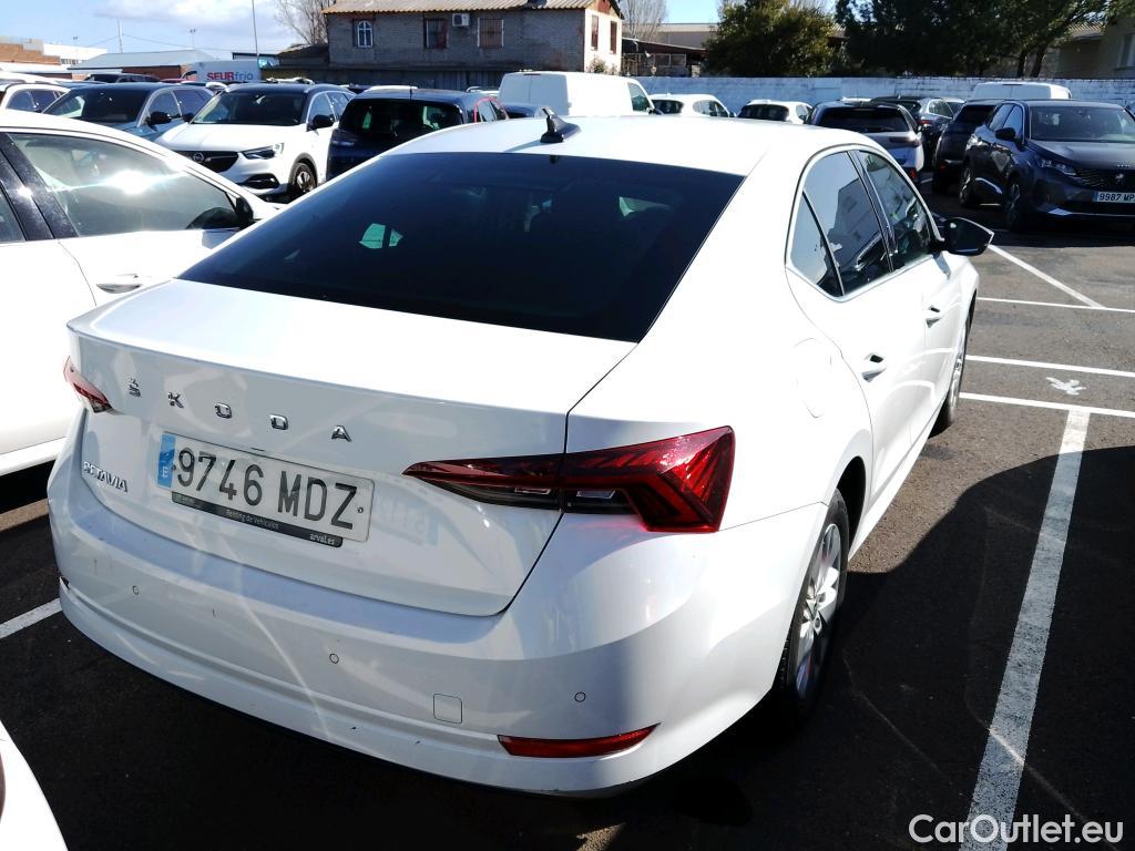 Skoda  Octavia SKODA  / 2020 / 5P / berlina con portón 2.0 TDI 85kW (115 CV) Manual Ambition #24