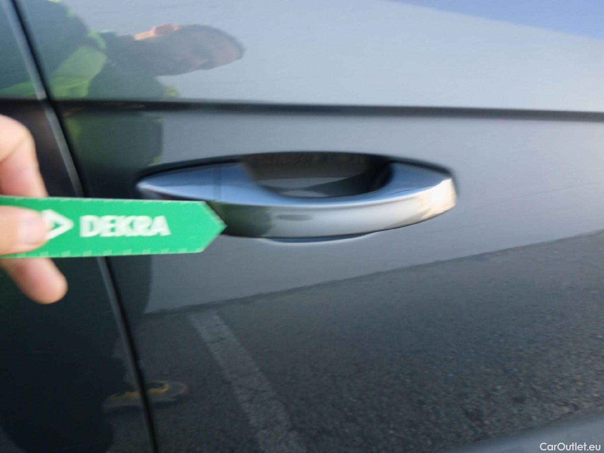  Volkswagen  T-ROC VOLKSWAGEN  / 2017 / 5P / todoterreno Advance 2.0 TDI 110kW (150CV) DSG (AC2) #26