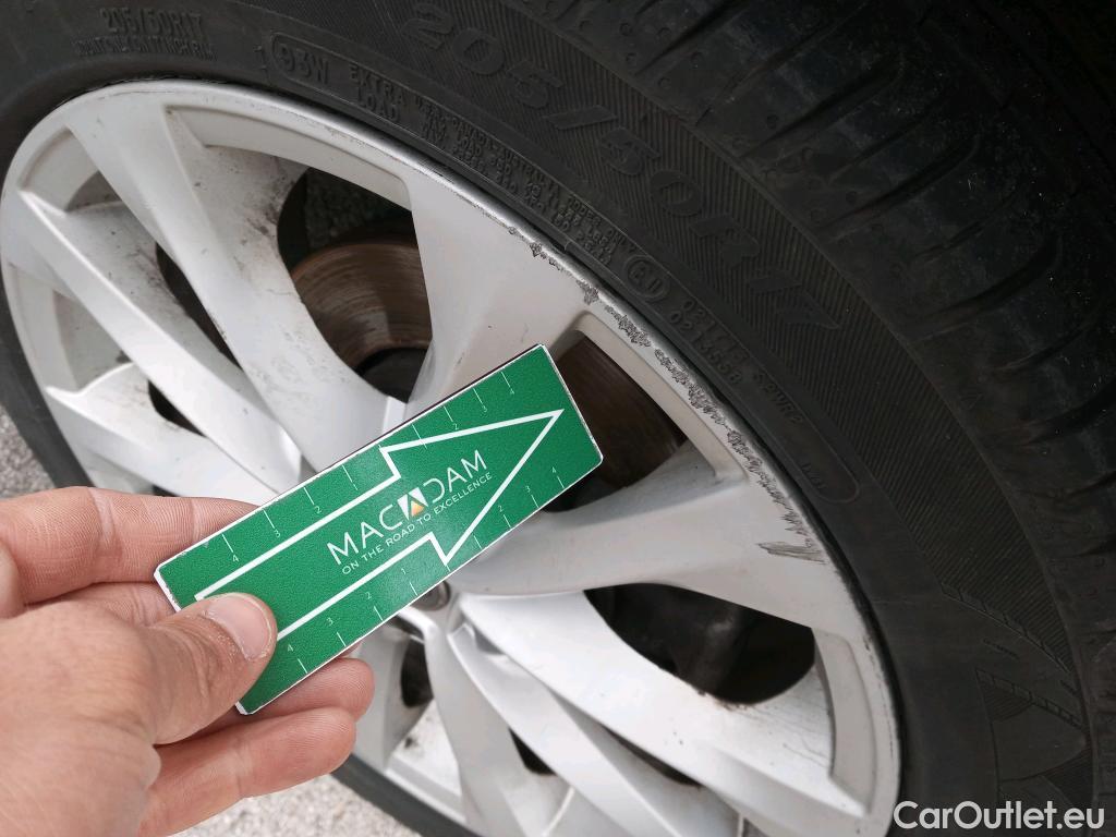  Renault  Megane RENAULT Mégane / 2015 / 5P / familiar Sp. Tourer Zen En. dCi 81kW (110CV) #5