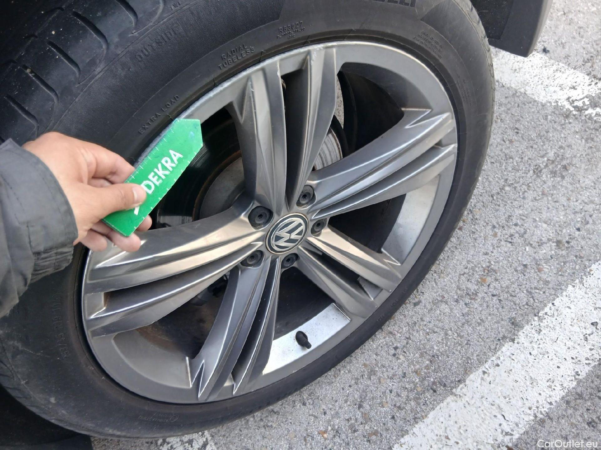  Volkswagen  Tiguan VOLKSWAGEN  / 2016 / 5P / todoterreno Advance 2.0 TDI 110kW (150CV) DSG #15