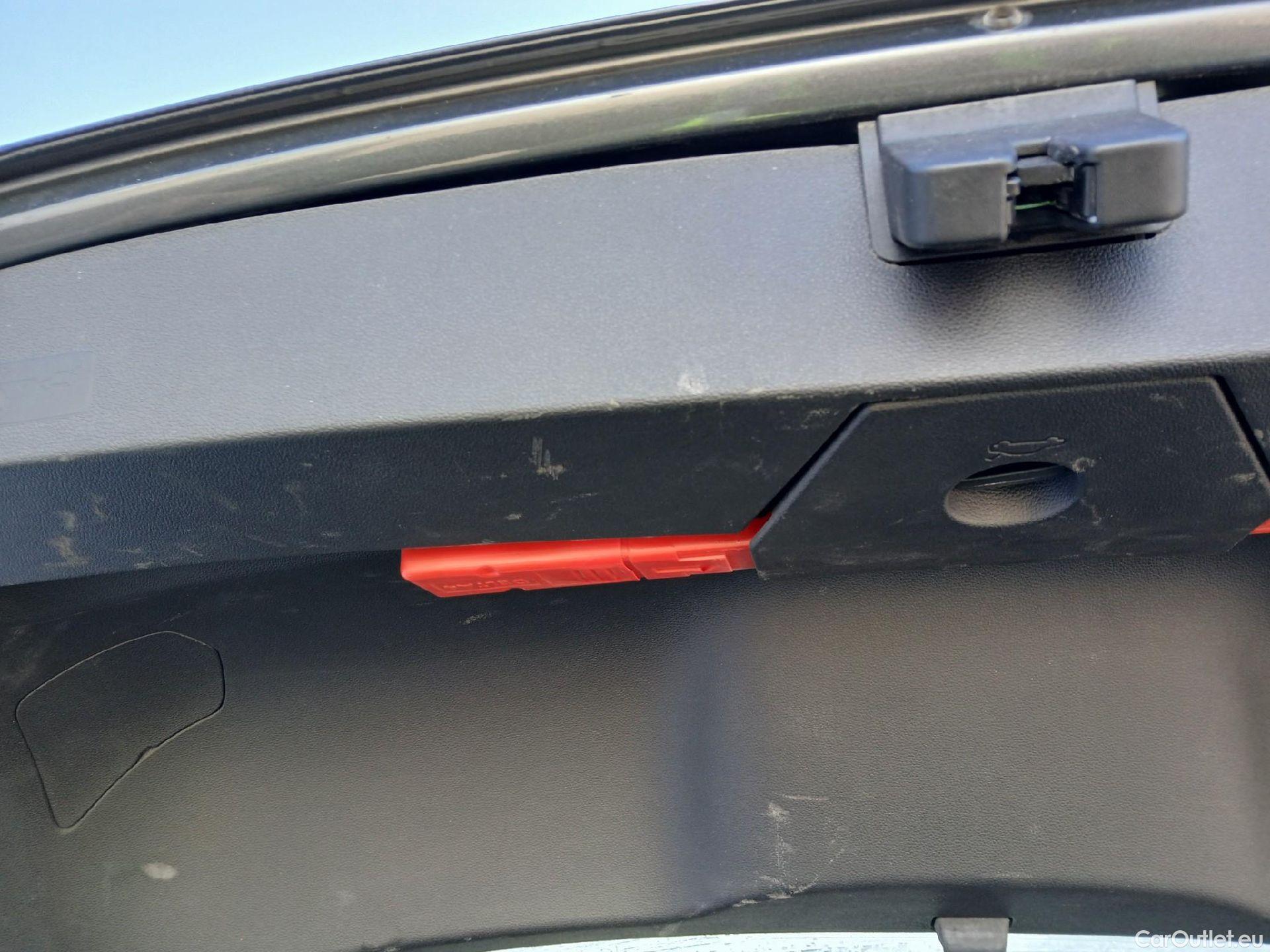  Volkswagen  T-ROC VOLKSWAGEN  / 2017 / 5P / todoterreno Advance 2.0 TDI 110kW (150CV) DSG (AC2) #1