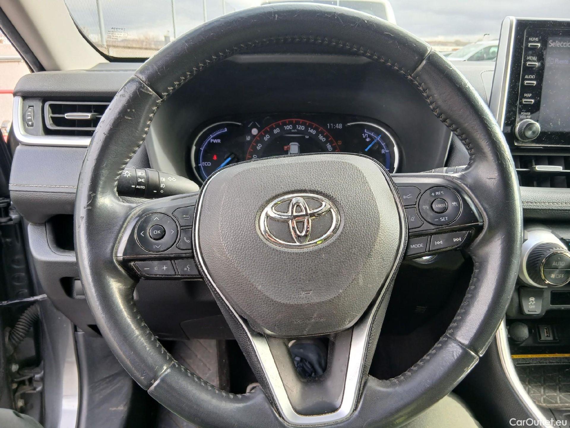  Toyota  RAV4 TOYOTA  / 2018 / 5P / todoterreno 2.5l 220H Advance #49