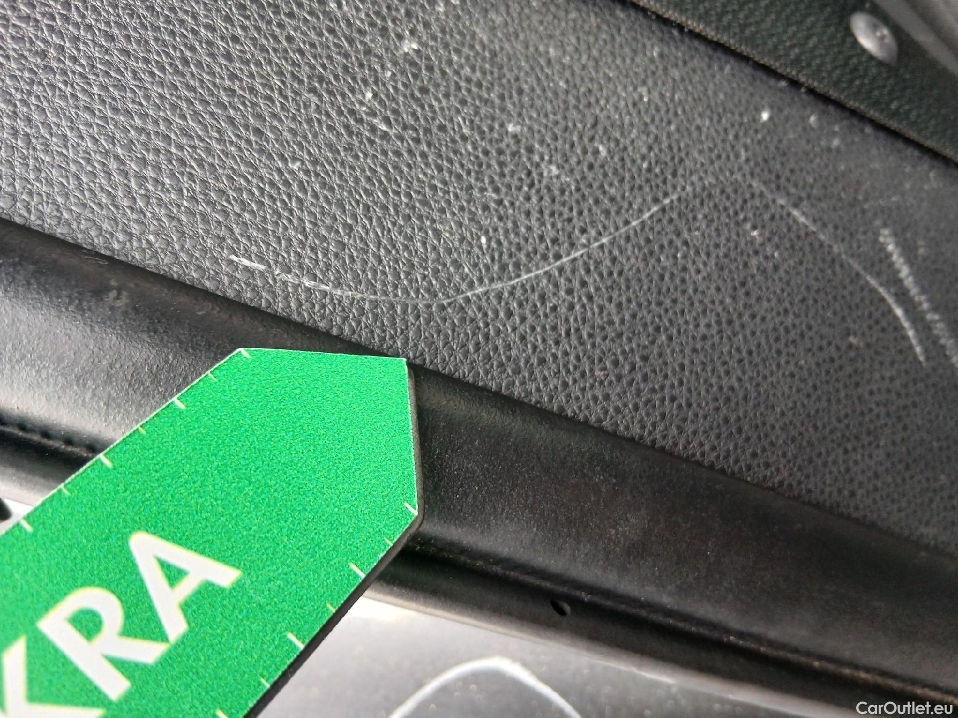  Toyota  RAV4 TOYOTA  / 2018 / 5P / todoterreno 2.5l 220H Advance #42