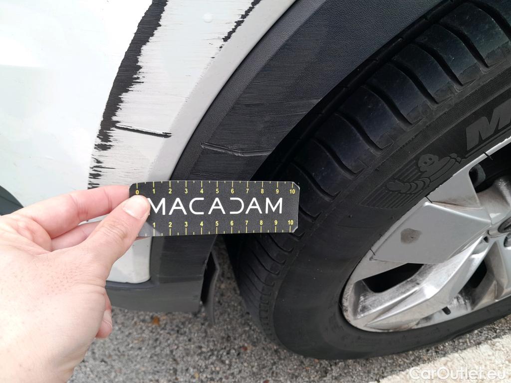  Volvo  XC 40 VOLVO XC40 / 2017 / 5P / todoterreno 2.0 D4 AWD Momentum Auto #23