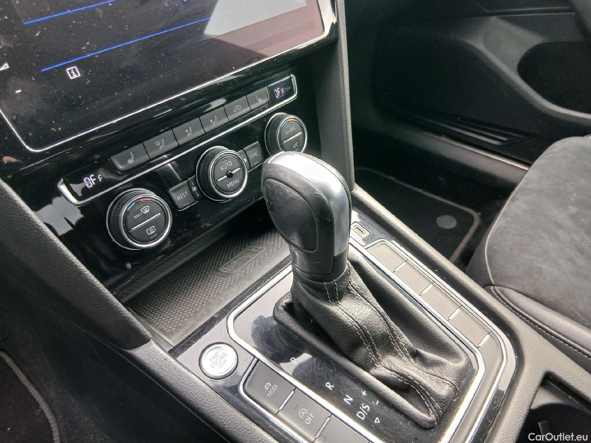  Volkswagen  Arteon VOLKSWAGEN  / 2017 / 5P / berlina con portón R-Line 2.0 TDI 110kW (150CV) DSG #30