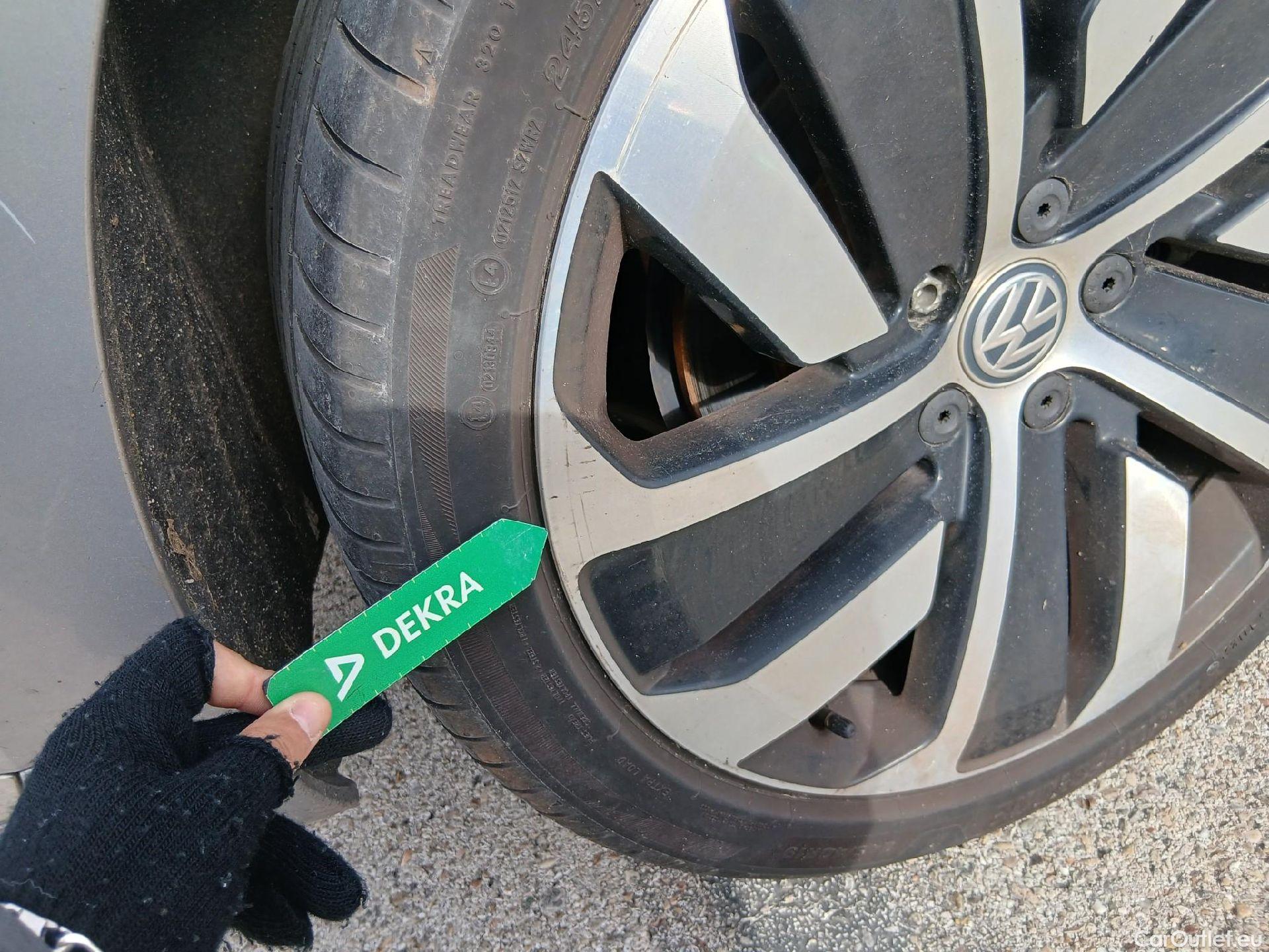  Volkswagen  Arteon VOLKSWAGEN  / 2017 / 5P / berlina con portón R-Line 2.0 TDI 110kW (150CV) DSG #23