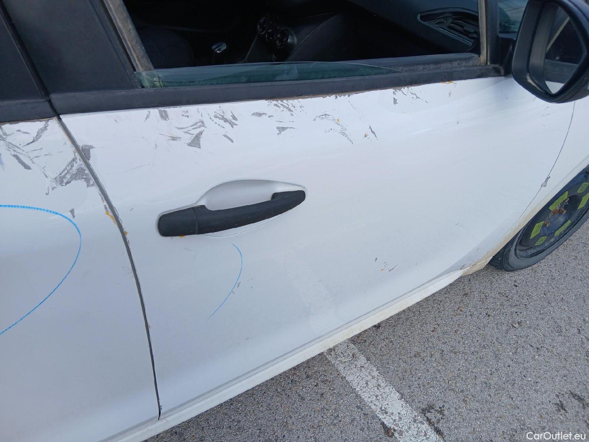  Peugeot  208 PEUGEOT  5p 1G berlina con portón 5P ACCESS 1.6 BlueHDi 55KW (75CV) #45