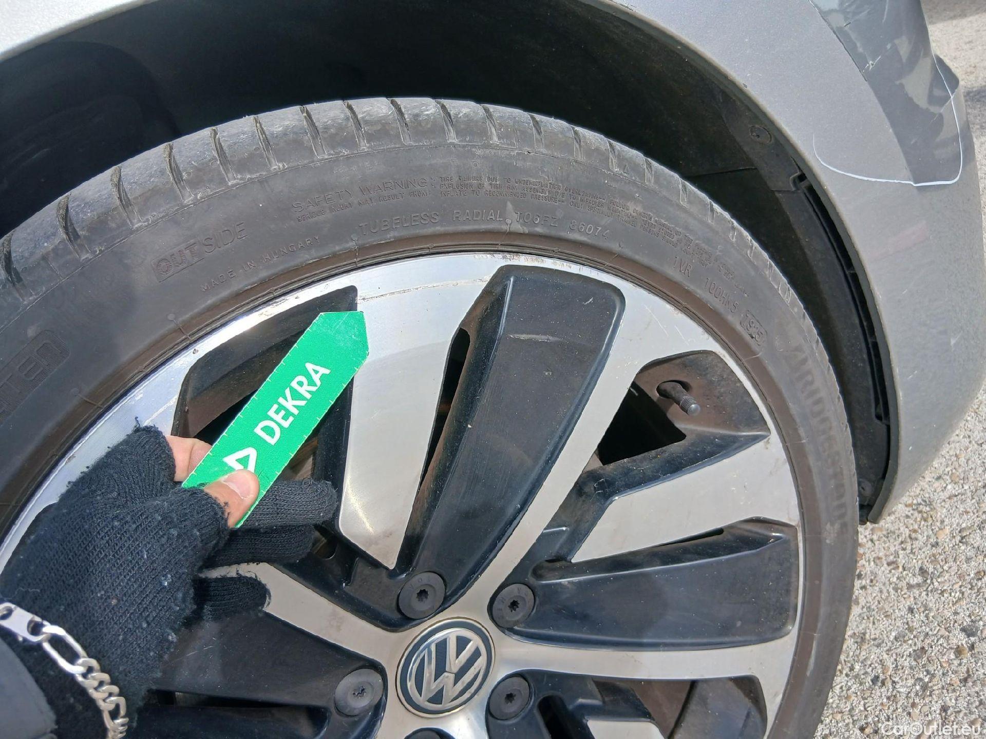  Volkswagen  Arteon VOLKSWAGEN  / 2017 / 5P / berlina con portón R-Line 2.0 TDI 110kW (150CV) DSG #26