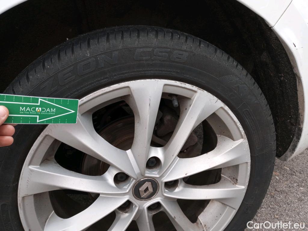  Renault  Megane RENAULT Mégane / 2015 / 5P / familiar Sp. Tourer Zen En. dCi 81kW (110CV) #11