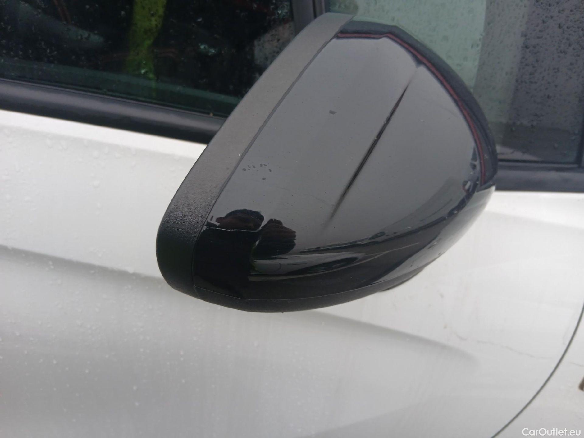  Opel  Crossland OPEL  / 2020 / 5P / crossover 1.5D 81kW (110CV) GS Line #48