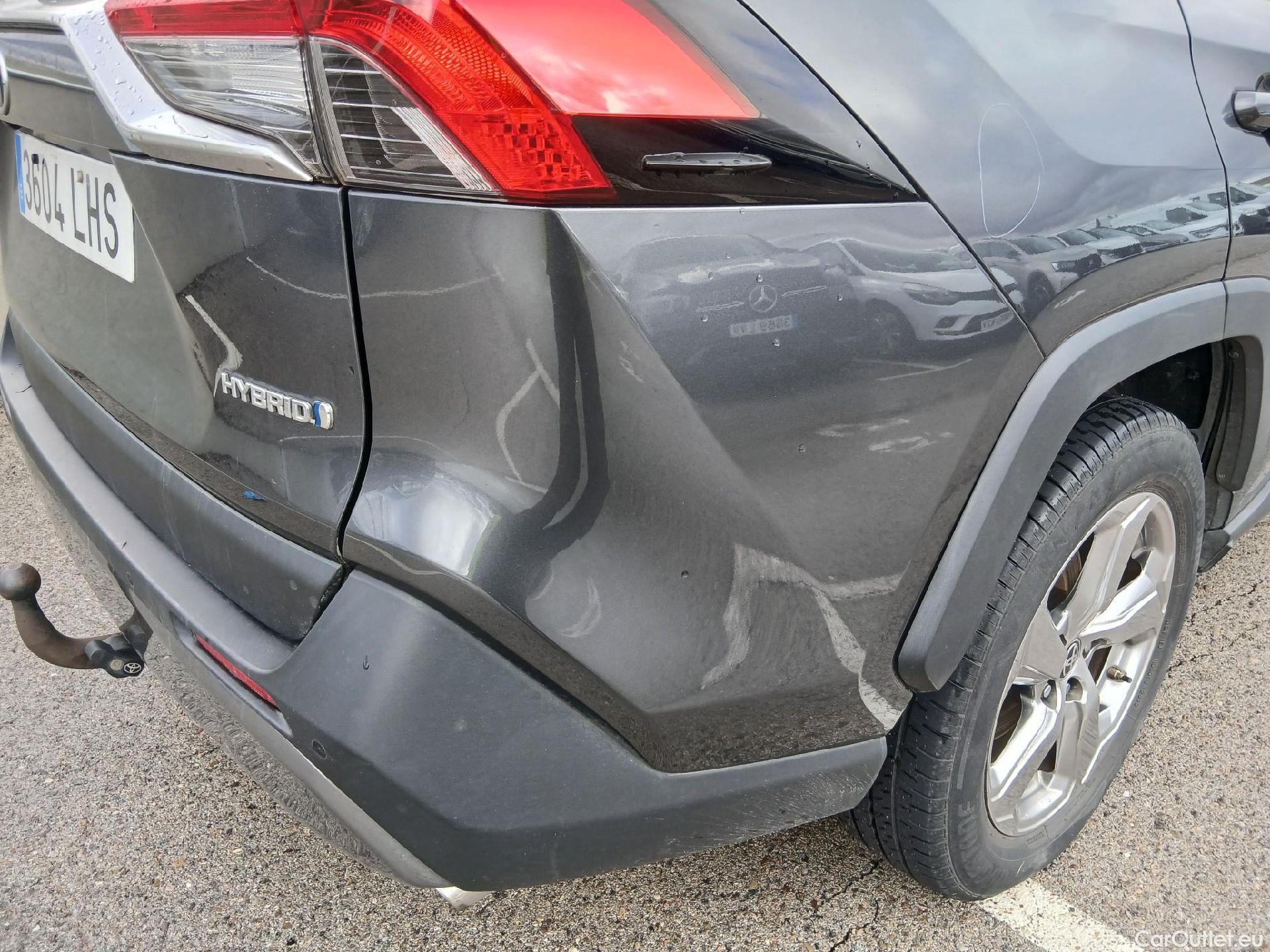  Toyota  RAV4 TOYOTA  / 2018 / 5P / todoterreno 2.5l 220H Advance #31