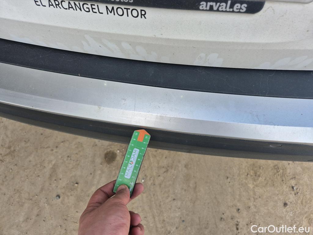  Peugeot  2008 PEUGEOT  / 2019 / 5P / todoterreno Allure BlueHDI 81kW (110CV) #16