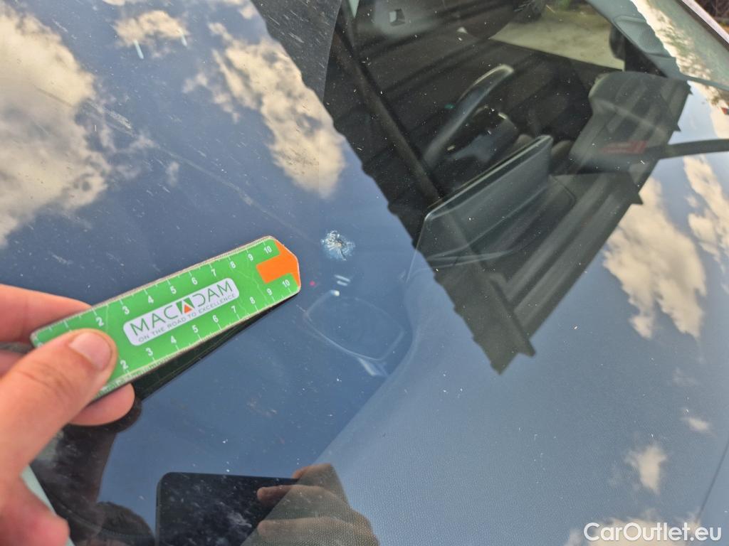  Peugeot  2008 PEUGEOT  / 2019 / 5P / todoterreno Allure BlueHDI 81kW (110CV) #14