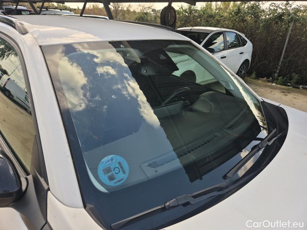  Peugeot  2008 PEUGEOT  / 2019 / 5P / todoterreno Allure BlueHDI 81kW (110CV) #13