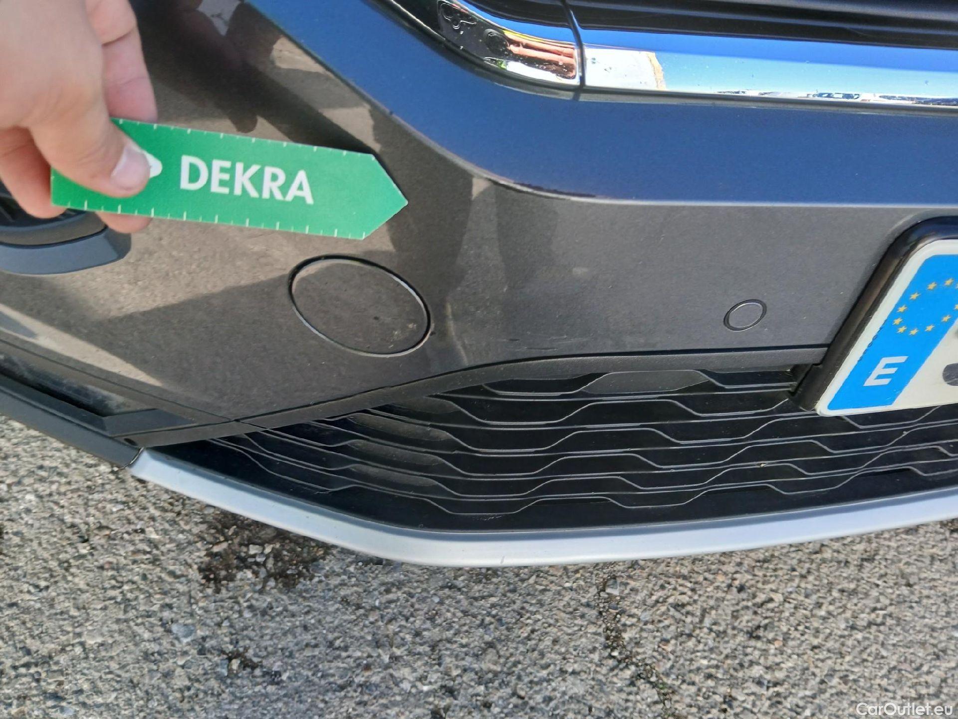  Volkswagen  T-ROC VOLKSWAGEN  / 2017 / 5P / todoterreno Advance 2.0 TDI 110kW (150CV) DSG (AC2) #9