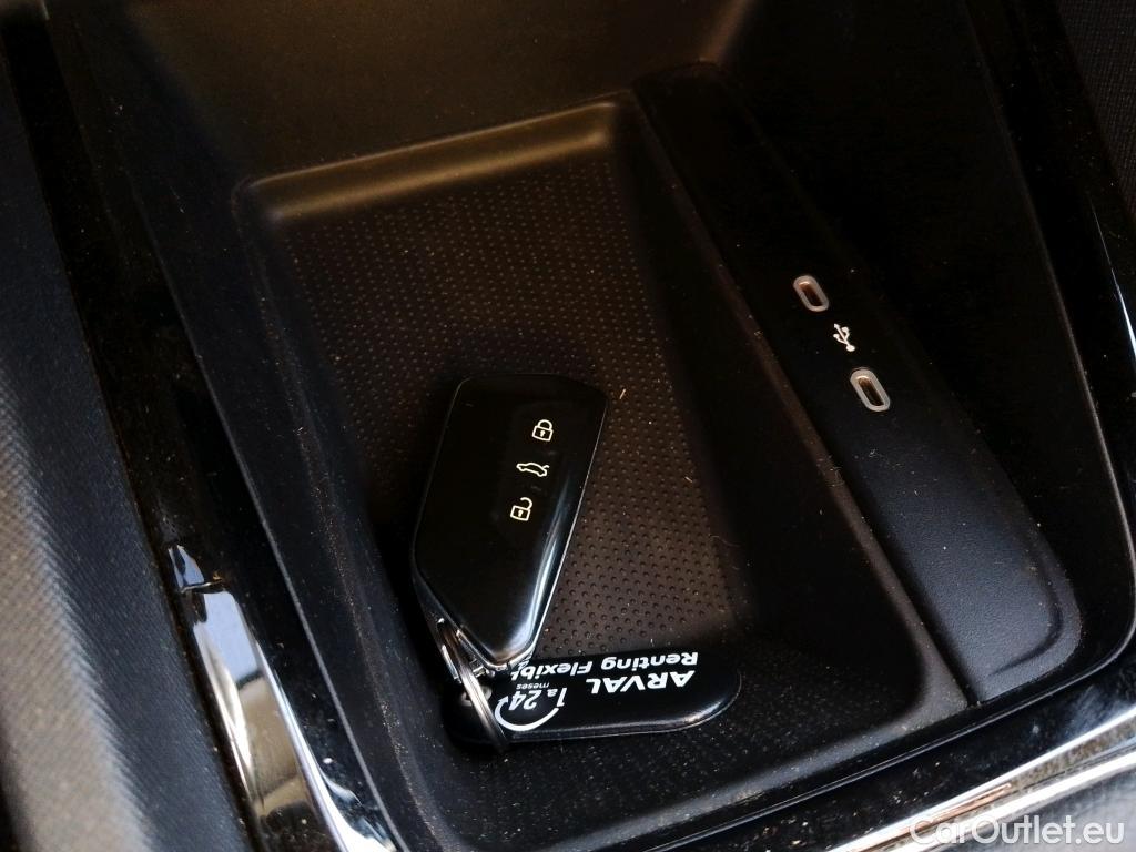  Skoda  Octavia SKODA  / 2020 / 5P / berlina con portón 2.0 TDI 85kW (115 CV) Manual Ambition #3