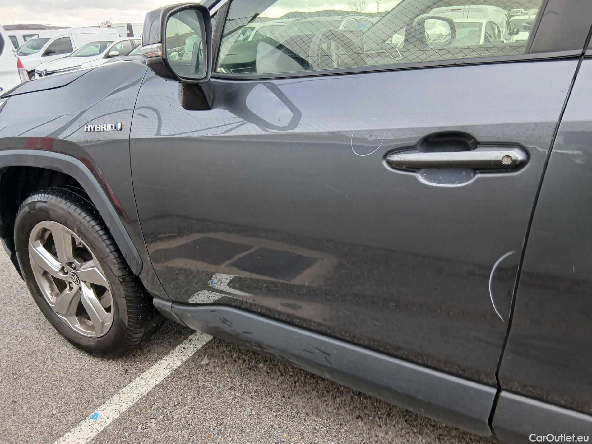  Toyota  RAV4 TOYOTA  / 2018 / 5P / todoterreno 2.5l 220H Advance #11