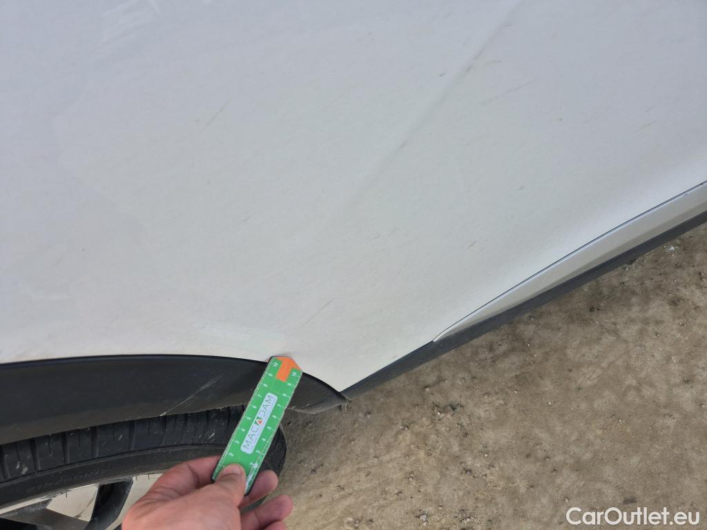  Peugeot  2008 PEUGEOT  / 2019 / 5P / todoterreno Allure BlueHDI 81kW (110CV) #26