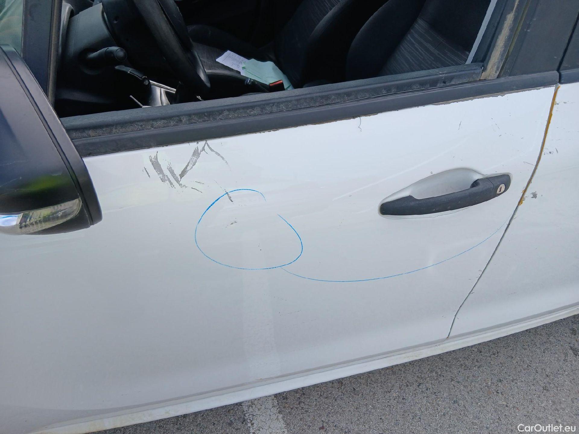  Peugeot  208 PEUGEOT  5p 1G berlina con portón 5P ACCESS 1.6 BlueHDi 55KW (75CV) #34