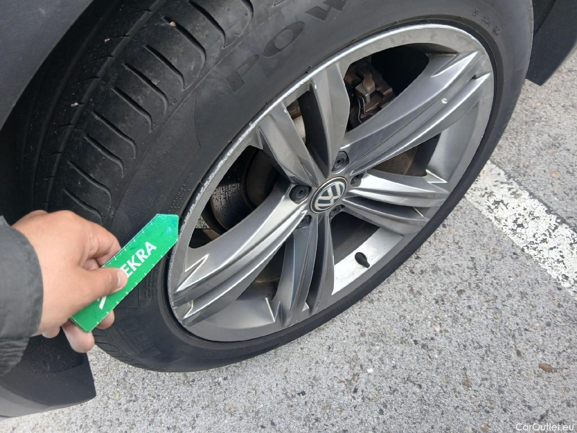  Volkswagen  Tiguan VOLKSWAGEN  / 2016 / 5P / todoterreno Advance 2.0 TDI 110kW (150CV) DSG #23