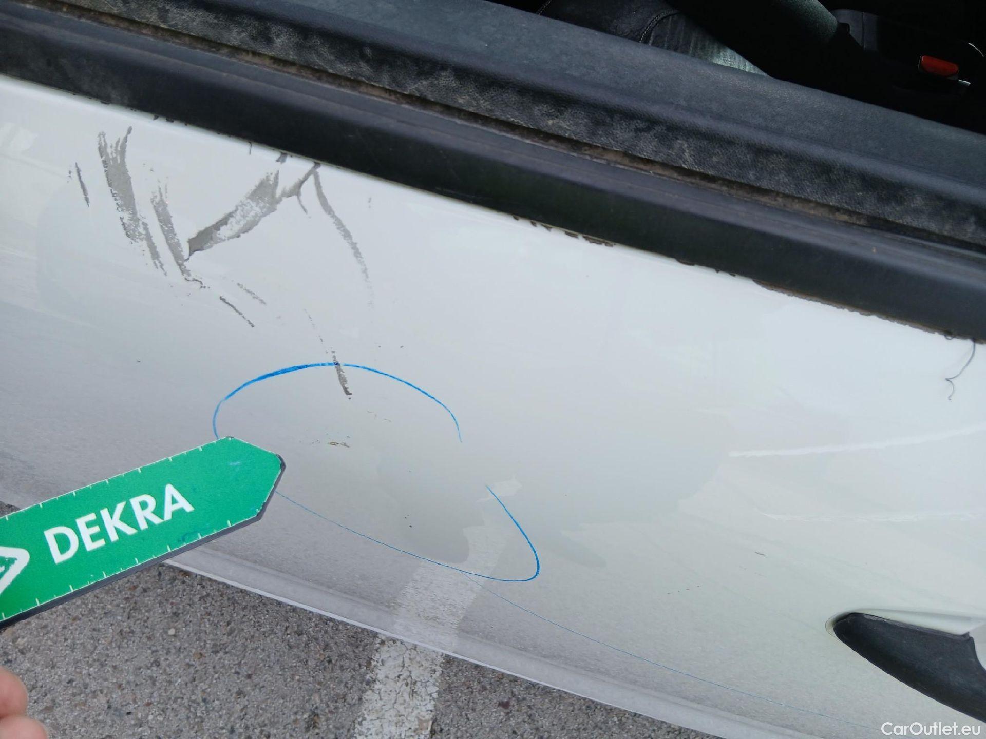  Peugeot  208 PEUGEOT  5p 1G berlina con portón 5P ACCESS 1.6 BlueHDi 55KW (75CV) #33