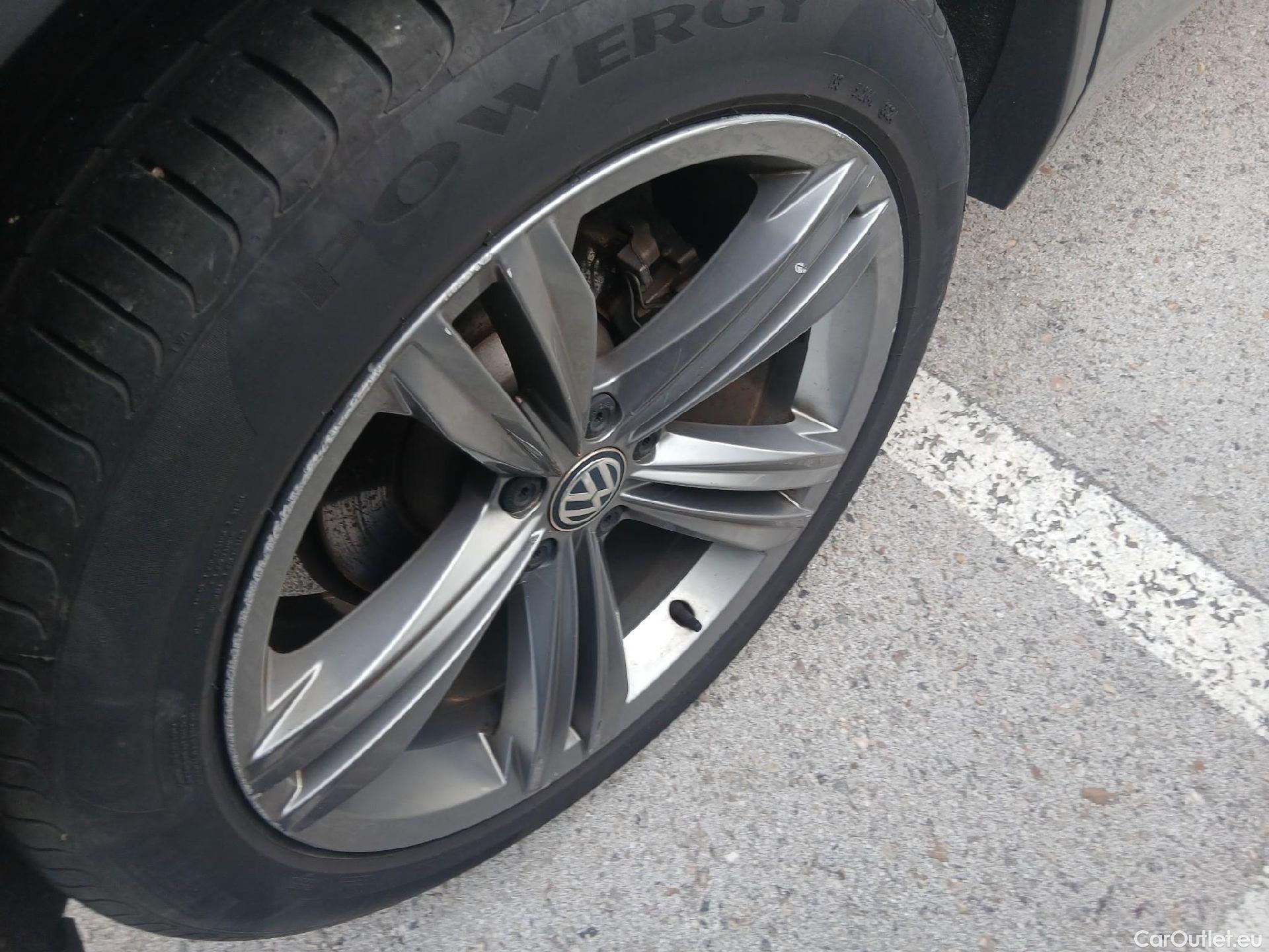  Volkswagen  Tiguan VOLKSWAGEN  / 2016 / 5P / todoterreno Advance 2.0 TDI 110kW (150CV) DSG #24