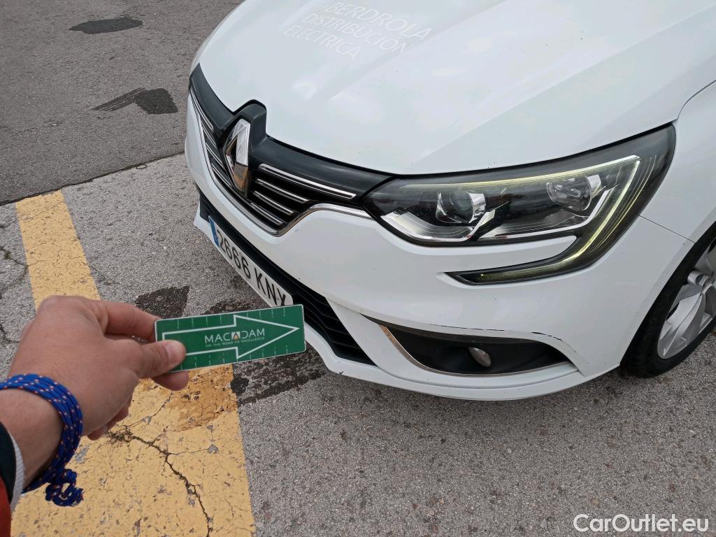  Renault  Megane RENAULT Mégane / 2015 / 5P / familiar Sp. Tourer Zen En. dCi 81kW (110CV) #27