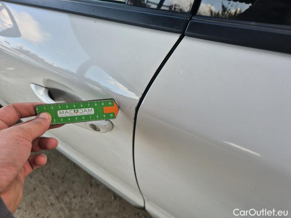  Peugeot  2008 PEUGEOT  / 2019 / 5P / todoterreno Allure BlueHDI 81kW (110CV) #11