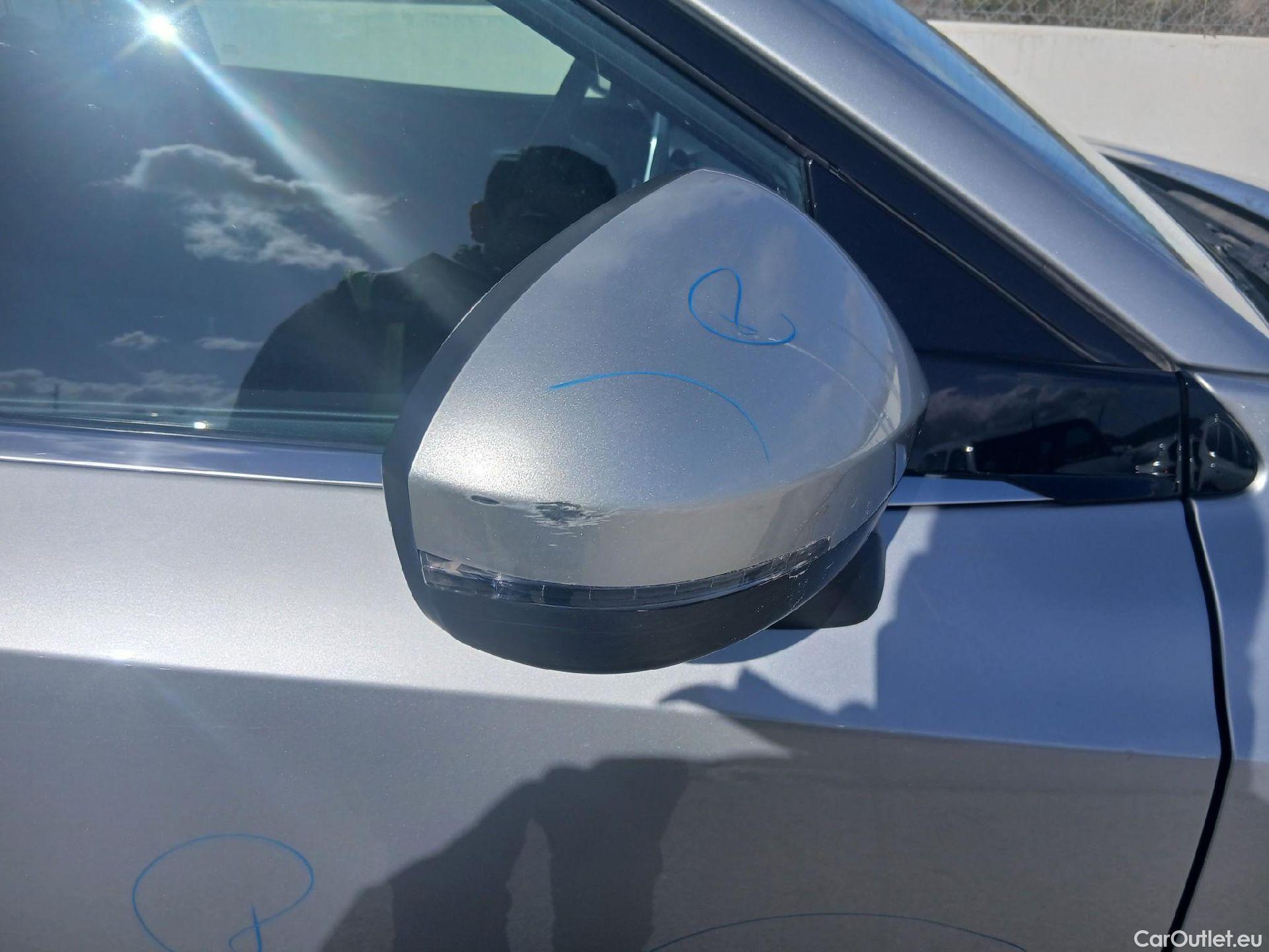  Nissan  Qashqai NISSAN  / 2021 / 5P / todoterreno DIG-T 116kW (158CV) mHEV Xtronic Acenta (AC8) #19