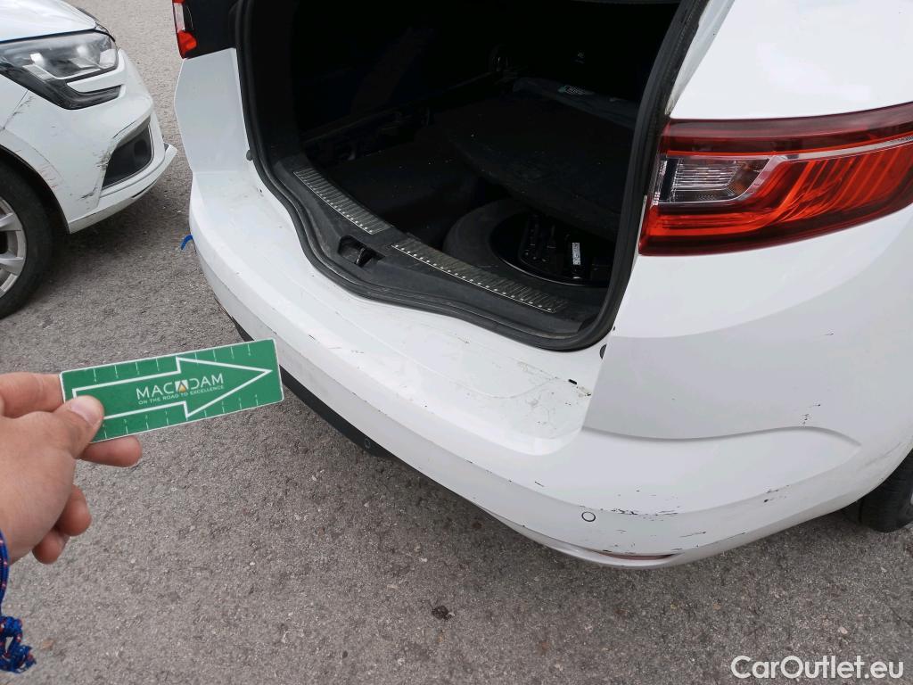  Renault  Megane RENAULT Mégane / 2015 / 5P / familiar Sp. Tourer Zen En. dCi 81kW (110CV) #25