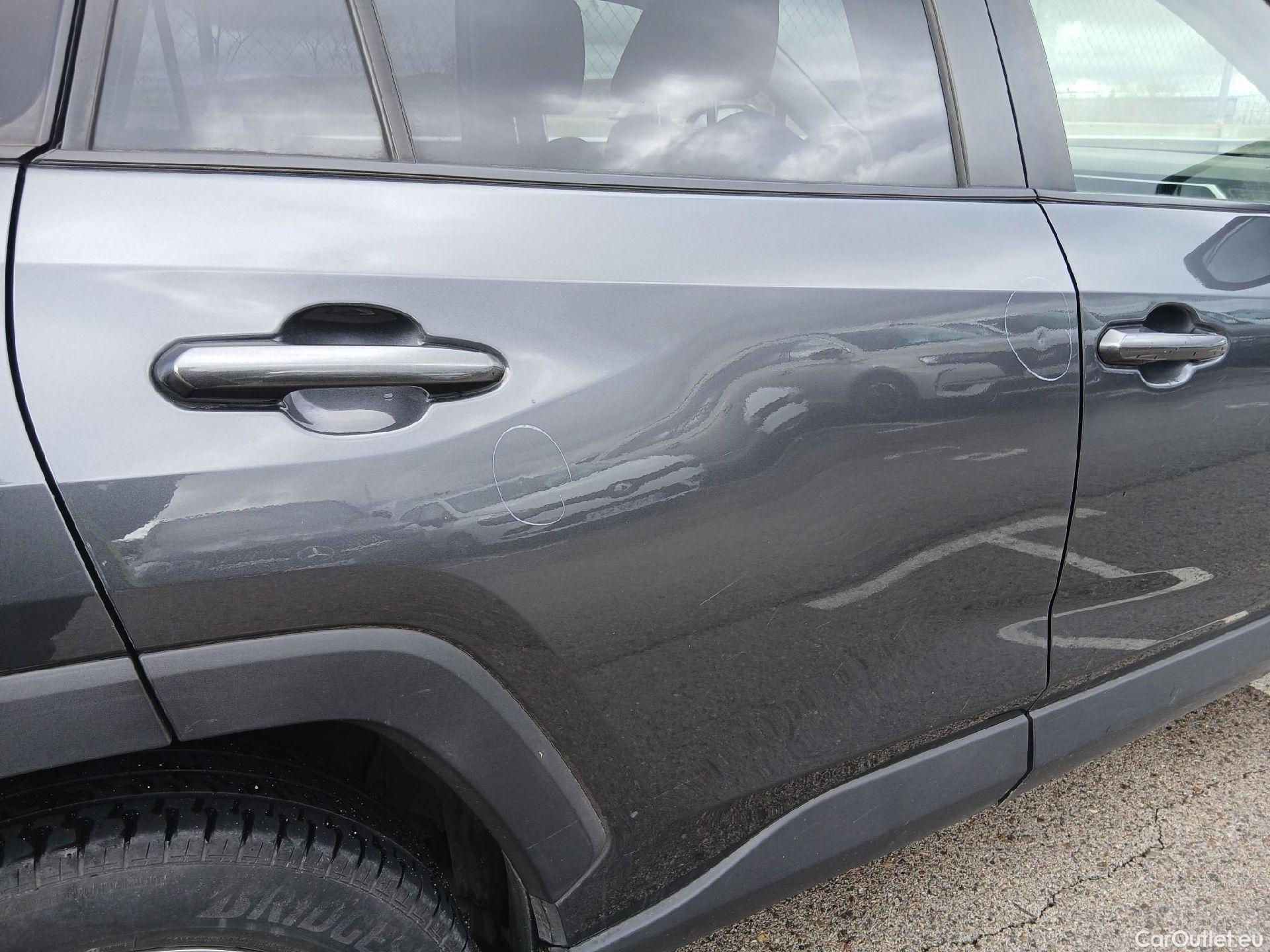  Toyota  RAV4 TOYOTA  / 2018 / 5P / todoterreno 2.5l 220H Advance #38