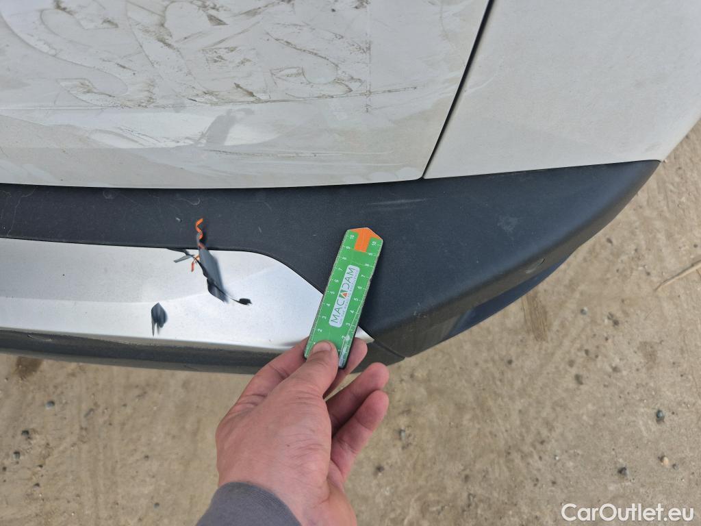  Peugeot  2008 PEUGEOT  / 2019 / 5P / todoterreno Allure BlueHDI 81kW (110CV) #28