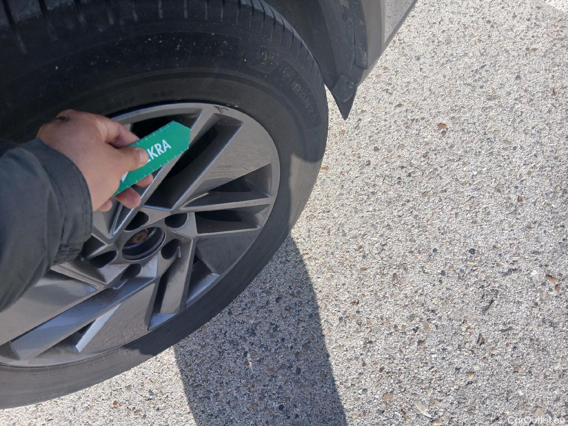  Nissan  Qashqai NISSAN  / 2021 / 5P / todoterreno DIG-T 116kW (158CV) mHEV Xtronic Acenta (AC8) #22