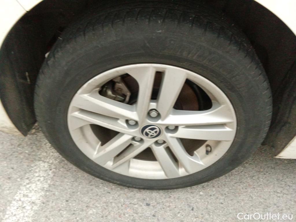  Toyota  Corolla TOYOTA  1.8 125H ACTIVE TECH E-CVT #18