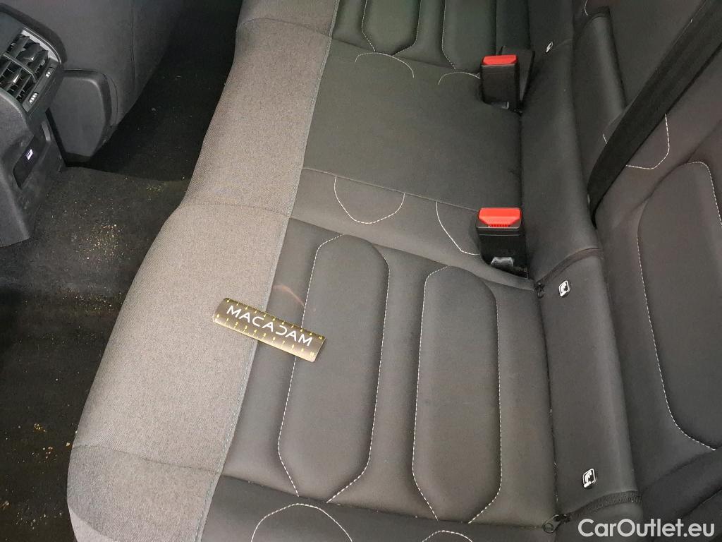  Citroen  C4 CITROEN  X / 2022 / 4P / Berline PureTech 130 S&S EAT8 Shine #47