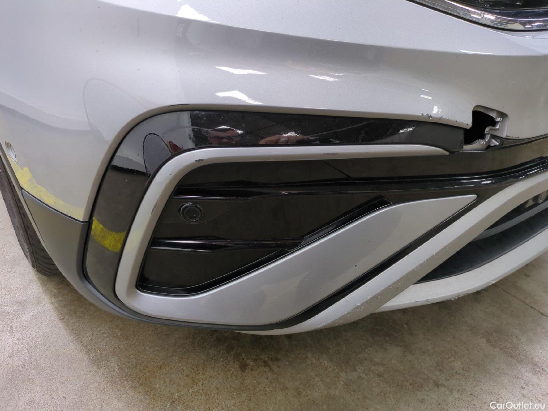  Volkswagen  Tiguan VOLKSWAGEN  Allspace / 2021 / 5P / SUV 2.0 TDI 150 DSG7 Elegance Exclusive #21