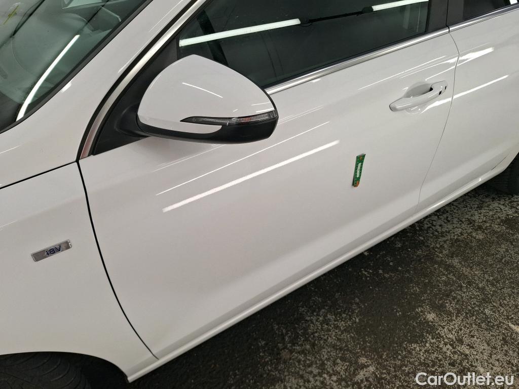  Hyundai  i30 HYUNDAI  / 2020 / 5P / Berline 1.0 T-GDI 120 MHEV I-MT CREATIVE #10