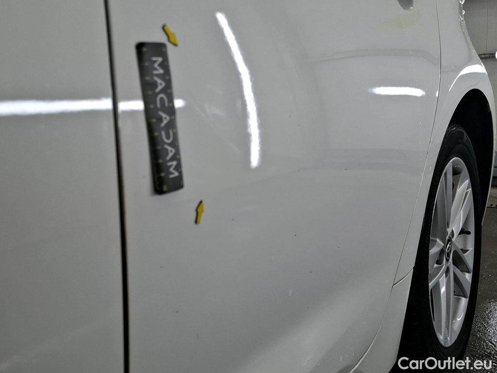  Toyota  Corolla TOYOTA  / 2018 / 5P / Berline Hybride 122h Dynamic Business Beyond Zer #10