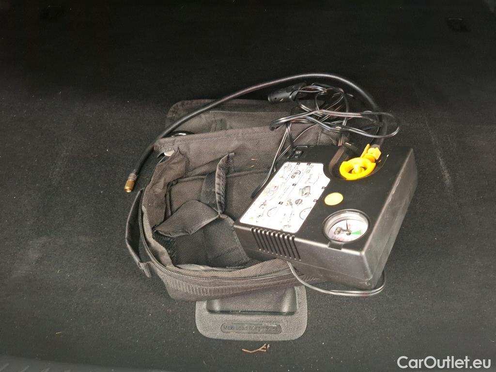  Hyundai  i30 HYUNDAI  / 2020 / 5P / Berline 1.0 T-GDI 120 MHEV I-MT CREATIVE #29