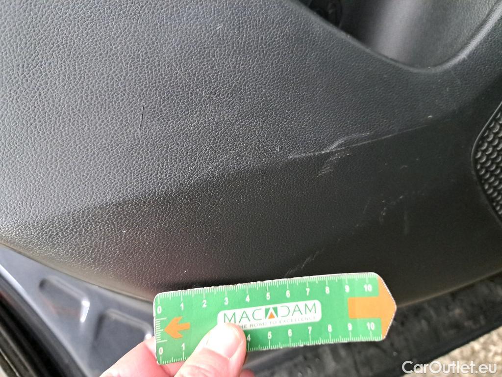  Hyundai  Tucson  Business Mild-Hybrid 2WD 1.6 CRDI 135CV BVA7 E6d #3