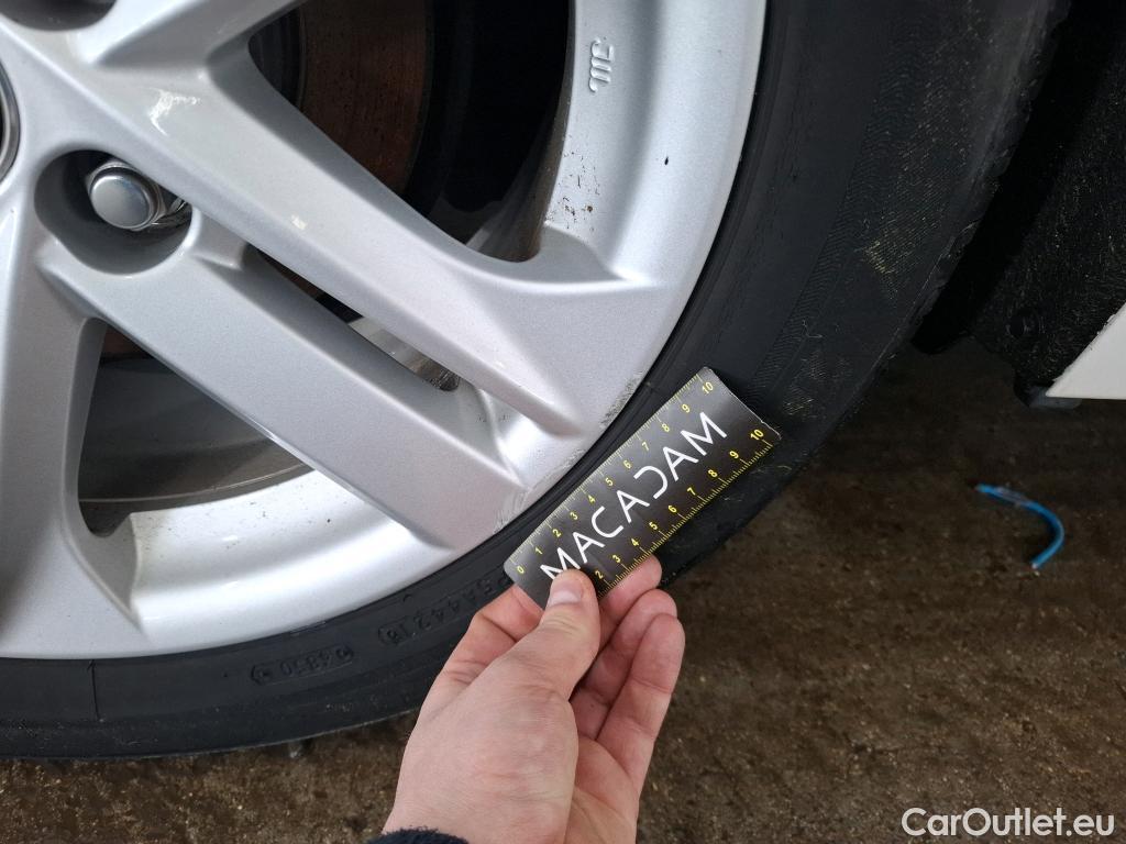  Toyota  Corolla TOYOTA  / 2018 / 5P / Berline Hybride 122h Dynamic Business Beyond Zer #24