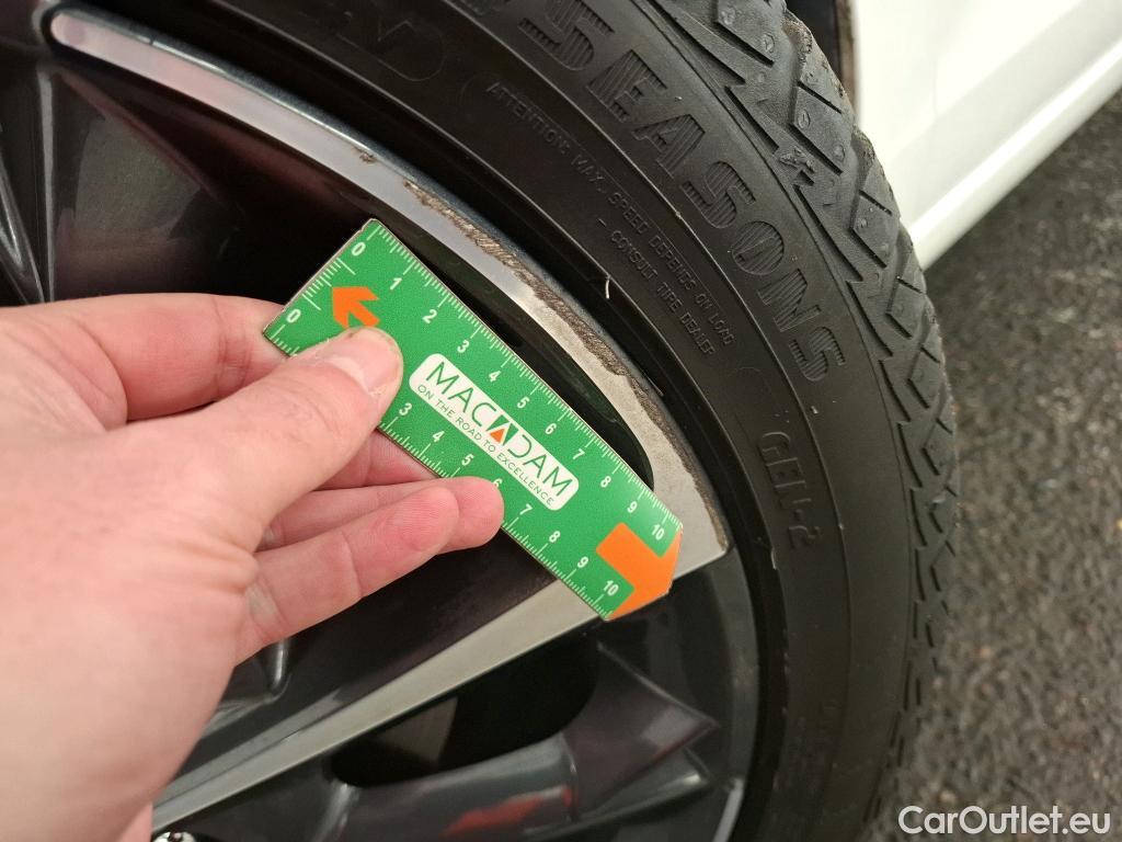  Hyundai  i30 HYUNDAI  / 2020 / 5P / Berline 1.0 T-GDI 120 MHEV I-MT CREATIVE #33