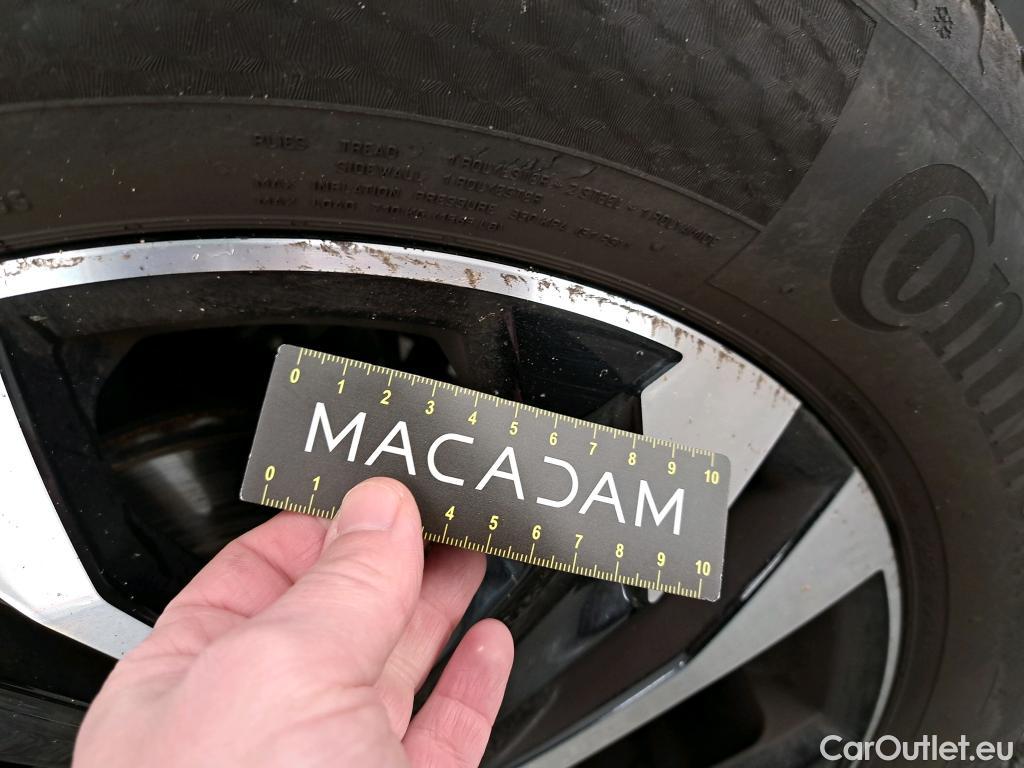  Peugeot  2008  Allure Pack 1.5 HDi 110CV BVM6 E6d #64