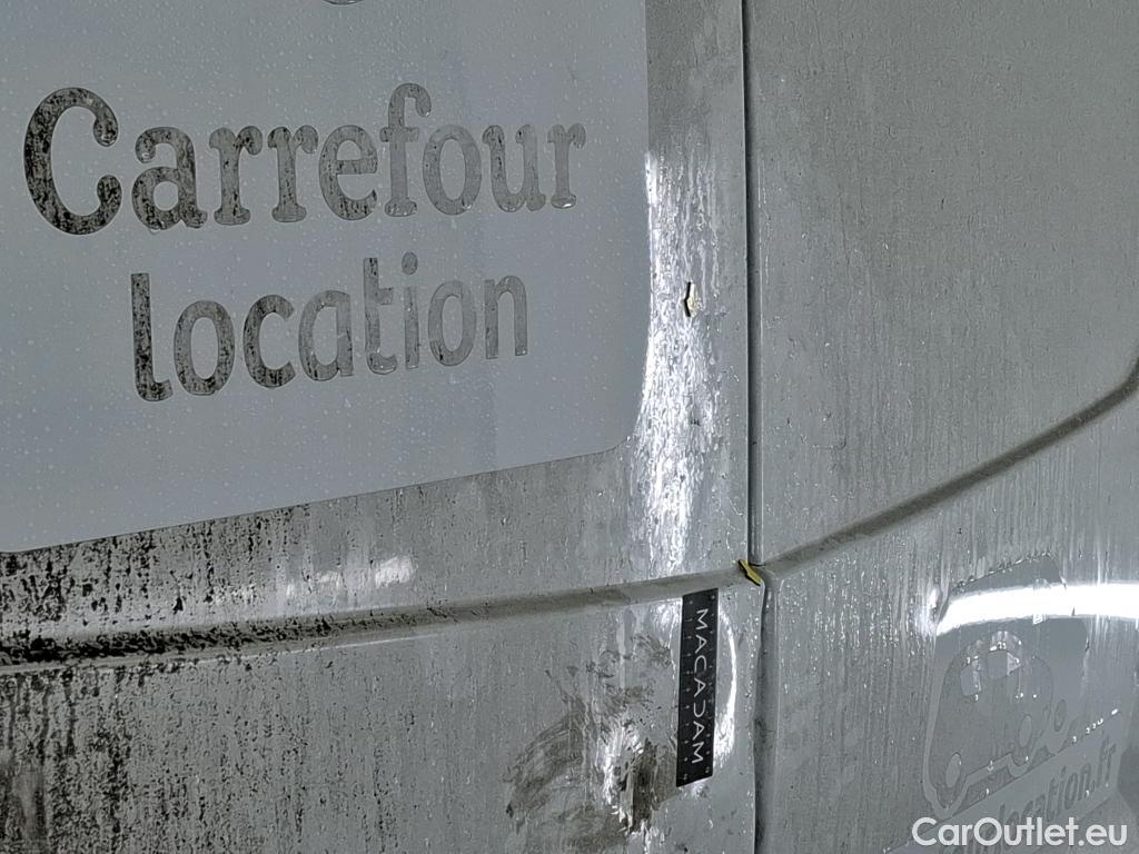  Renault  Trafic  Fourgon L2H1 3T Grand Confort 2.0 dCi 130CV BVM6 E6d #67