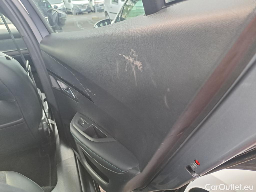  Peugeot  2008  Allure Pack 1.5 HDi 110CV BVM6 E6d #9