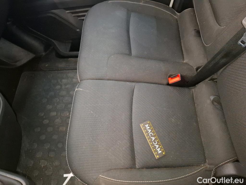  Renault  Trafic  Fourgon L2H1 3T Grand Confort 2.0 dCi 130CV BVM6 E6d #112