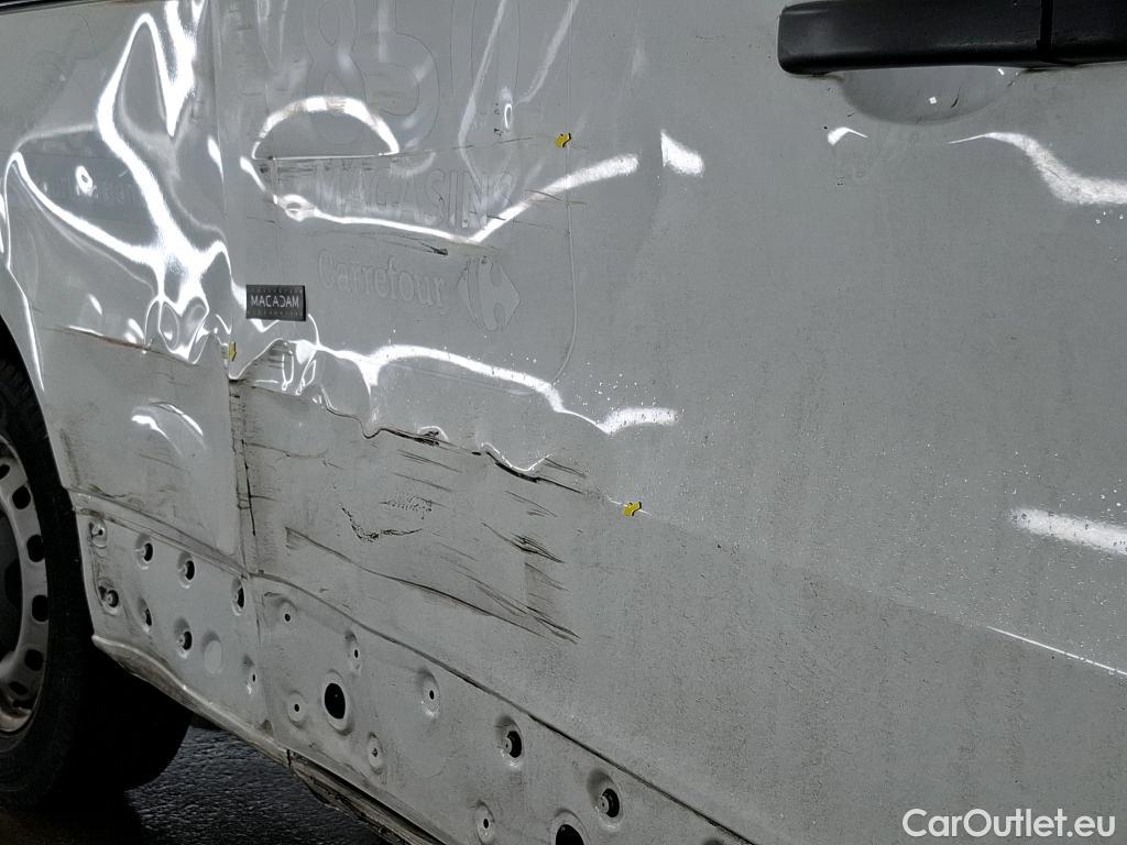  Renault  Trafic  Fourgon L2H1 3T Grand Confort 2.0 dCi 130CV BVM6 E6d #29