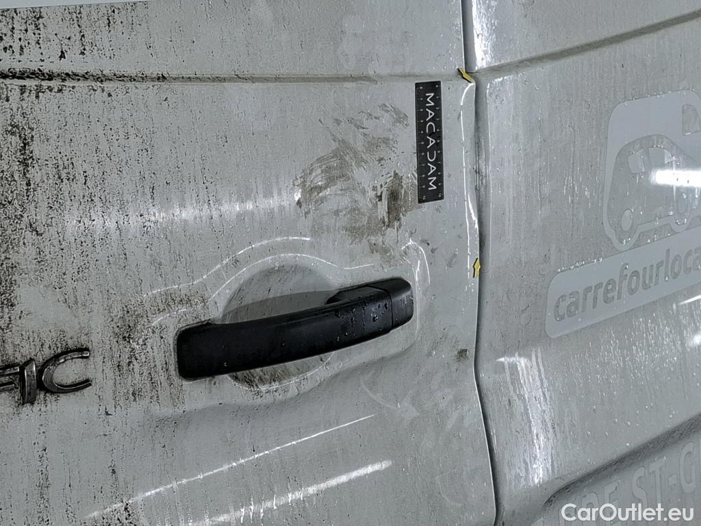  Renault  Trafic  Fourgon L2H1 3T Grand Confort 2.0 dCi 130CV BVM6 E6d #65